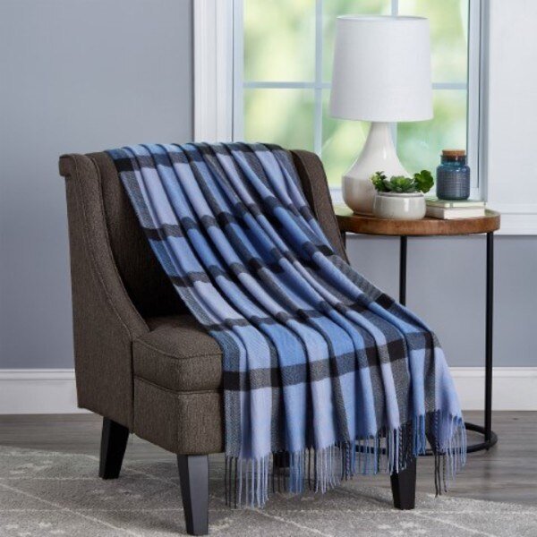 Soft Throw Blanket, Oversized, Fluffy, Vintage-Look an Cashmere-Like Woven Acrylic (Night Shadow Plaid), Hastings Home, Mfr#: 580617HZB